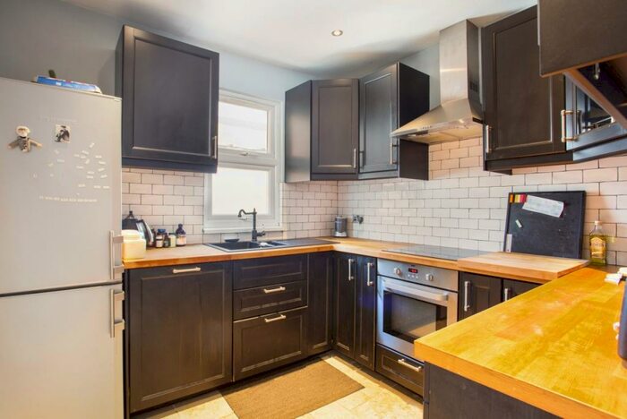 3 Bedroom Flat To Rent In Radcliffe Avenue London, NW10