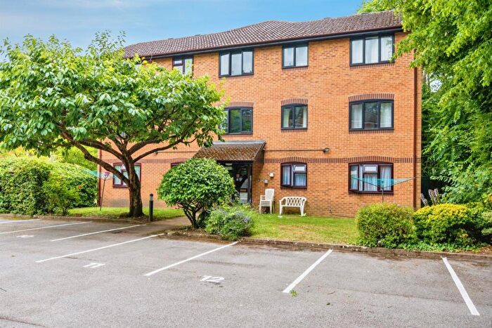 1 Bedroom Apartment For Sale In Leigh Road, Eastleigh, SO50