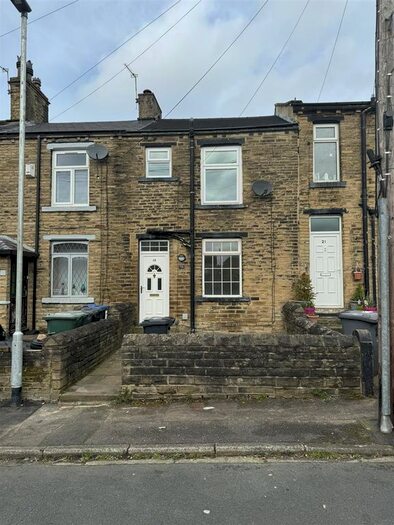 3 Bedroom Property To Rent In Fairbank, Shipley, BD18