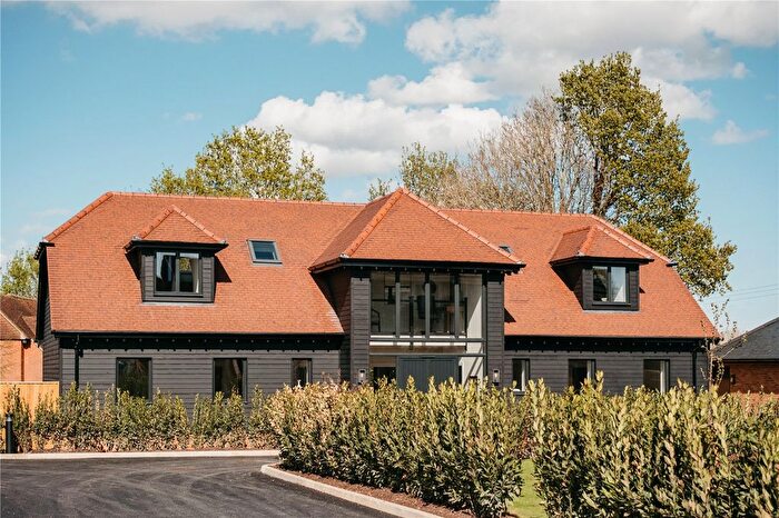 4 Bedroom Country House For Sale In Oak Field Gardens, Sherborne St John, RG24