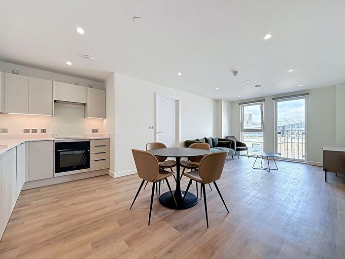 2 Bedroom Flat To Rent In Anchor Works, Dumballs Road, Cardiff, CF10