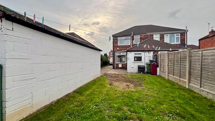 3 Bedroom Semi Detached House For Sale In Warley Road, Scunthorpe, DN16