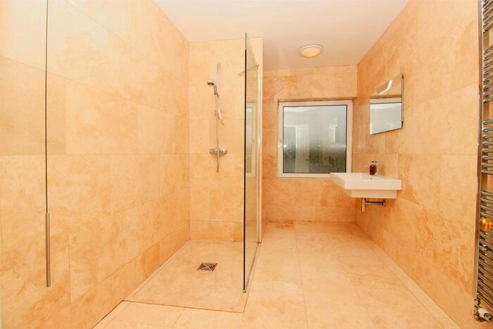 4 Bedroom Detached House For Sale In Penygroes, Groesfaen, Pontyclun, CF72