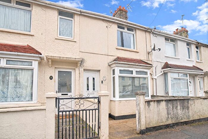 3 Bedroom Terraced House For Sale In Northampton Street, Swindon, Wiltshire, SN1
