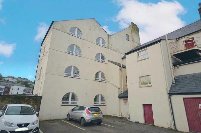 2 Bedroom Apartment To Rent In West Strand, Whitehaven, Cumbria, CA28