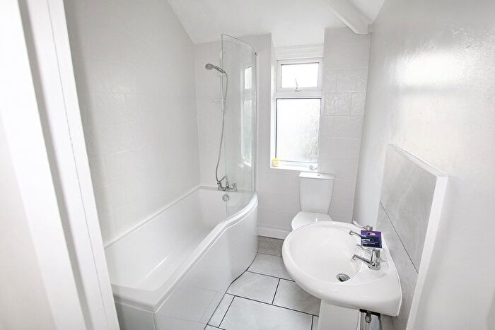 2 Bedroom End Of Terrace House To Rent In South Avenue, Warrington, WA2