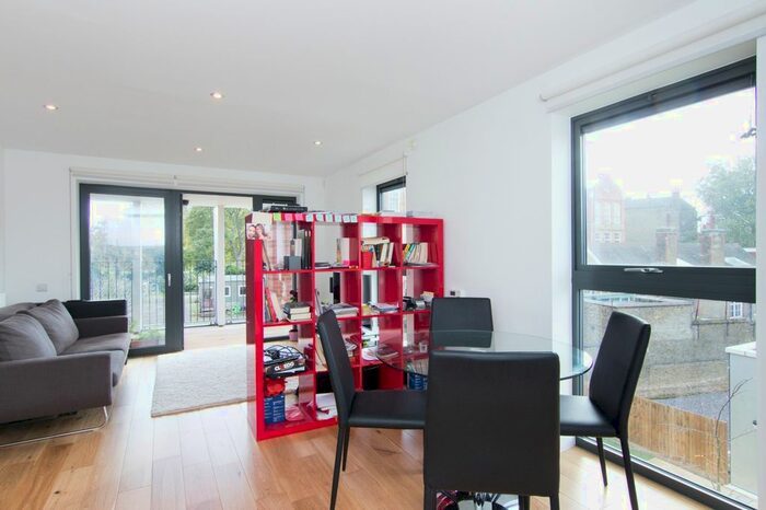 1 Bedroom Flat To Rent In Montpelier Building, Oval Quarter, London, SW9