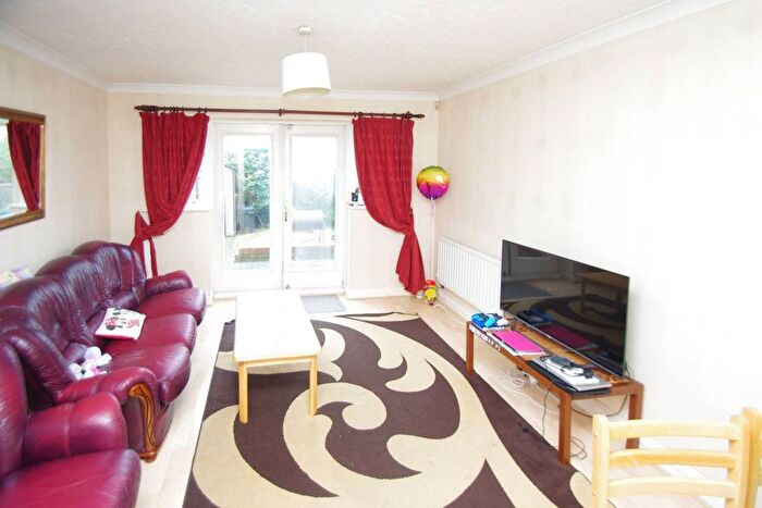 2 Bedroom Terraced House To Rent In Norbury Avenue, Watford, WD24