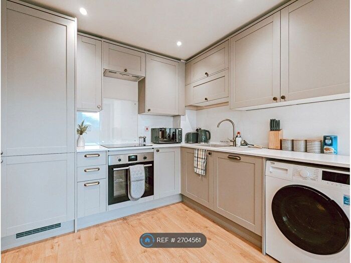 2 Bedroom Flat To Rent In Springwell Court, London, EC1V