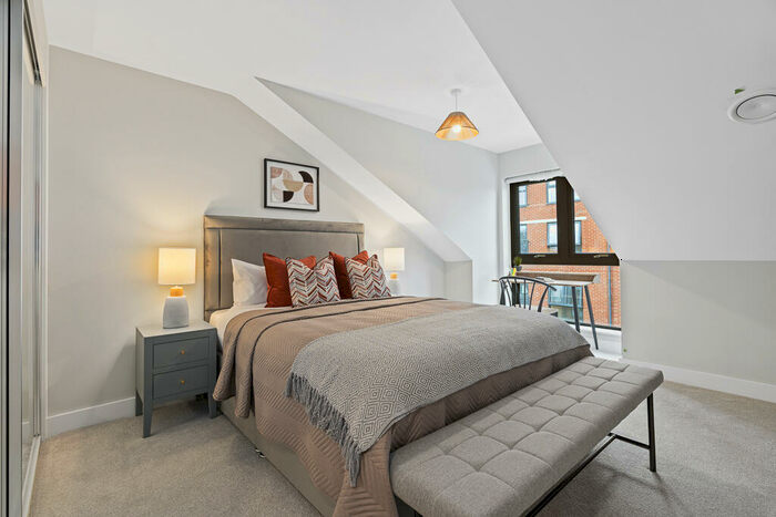 3 Bedroom House To Rent In Weavers Yard Newbury, RG14