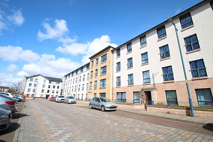2 Bedroom Property To Rent In Oatlands Square, Glasgow, G5