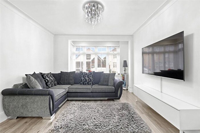 3 Bedroom Terraced House For Sale In Westward Road, Chingford, London, E4