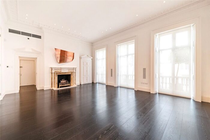 3 Bedroom Flat To Rent In Eaton Place, Belgravia, London, SW1X