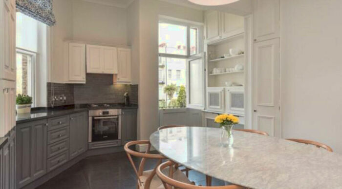 3 Bedroom Apartment To Rent In Beaufort Street, Chelsea, SW3