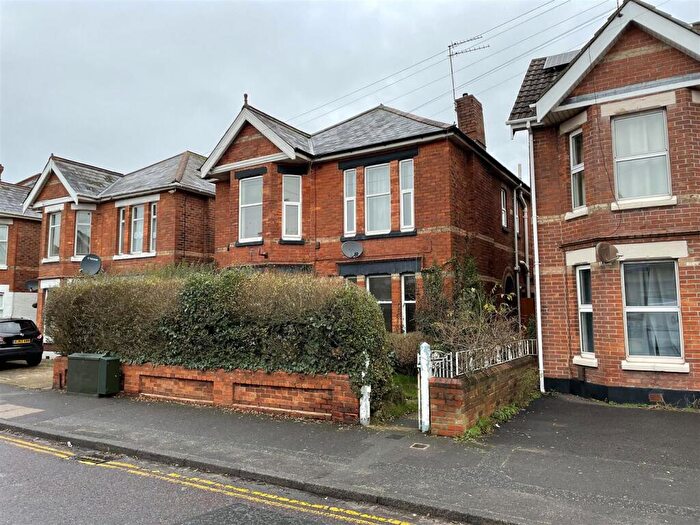 2 Bedroom Flat To Rent In Alma Road, Bournemouth, BH9