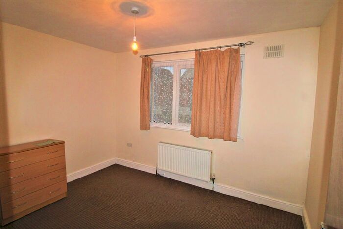 1 Bedroom Flat To Rent In Uxbridge Road, Hayes, UB4