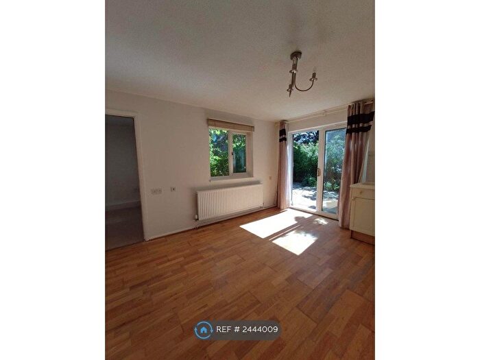 3 Bedroom Maisonette To Rent In Mitcham Place, Bradwell Common, Milton Keynes, MK13