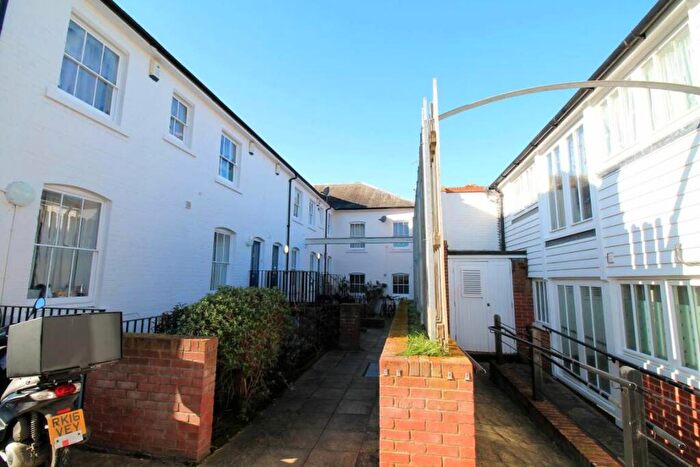 Studio To Rent In A Holters Mews, Canterbury Ref -, CT1
