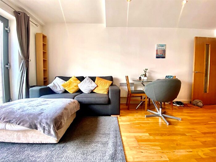 1 Bedroom Apartment To Rent In King Square Avenue, Bristol, BS2