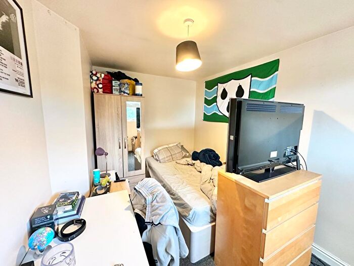 4 Bedroom Flat To Rent In Raddlebarn Road, Birmingham, B29