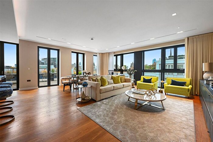 3 Bedroom Flat To Rent In Portugal Street, London, WC2A