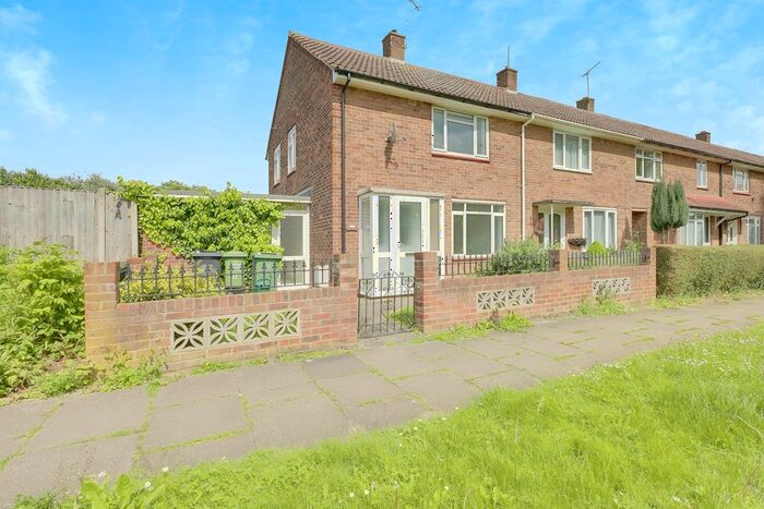 2 Bedroom End Of Terrace House To Rent In St. Peters Pavement, Basildon, SS14