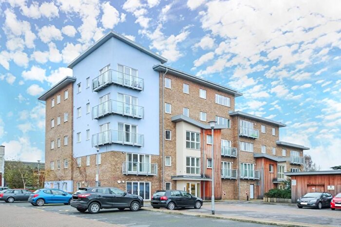 2 Bedroom Flat To Rent In Sunbury On Thames, Surrey, TW16