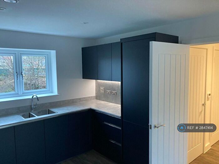 1 Bedroom Flat To Rent In Helm House, Rochester, ME1