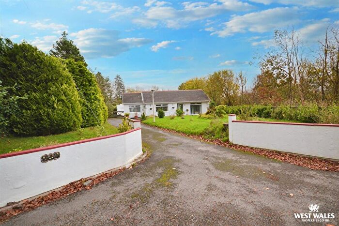 3 Bedroom Detached Bungalow For Sale In North Road, Whitland, SA34