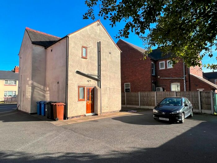 1 Bedroom Flat To Rent In Rugeley Road, Chase Terrace, Burntwood, WS7