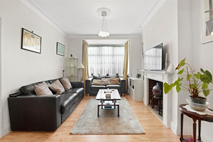 3 Bedroom End Terrace House For Sale In Broad Lane, London, N15