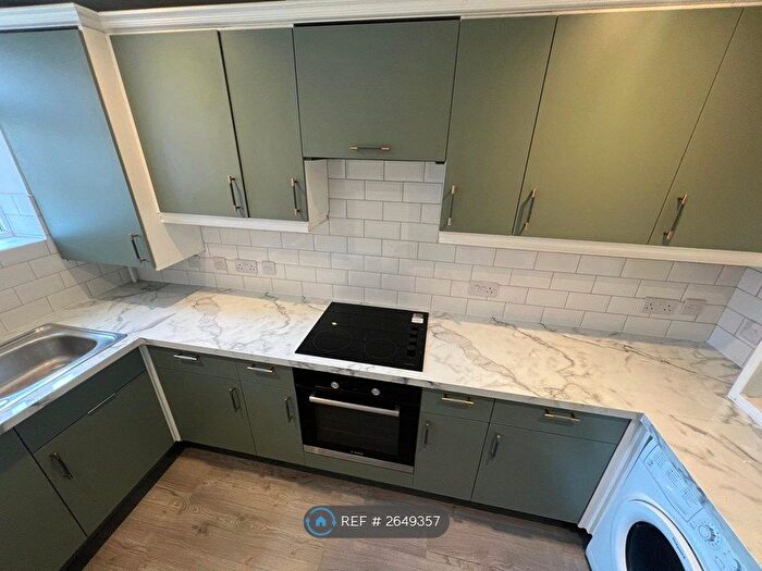 2 Bedroom Flat To Rent In Didsbury, Manchester, M20