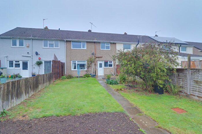 3 Bedroom Terraced House For Sale In Grateley Close, Weston, SO19