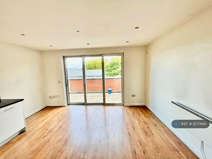 2 Bedroom Flat To Rent In Latitude Apartments, London, N16