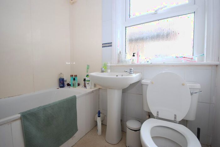 4 Bedroom Property To Rent In Hazelbourne Road, Clapham South, SW12