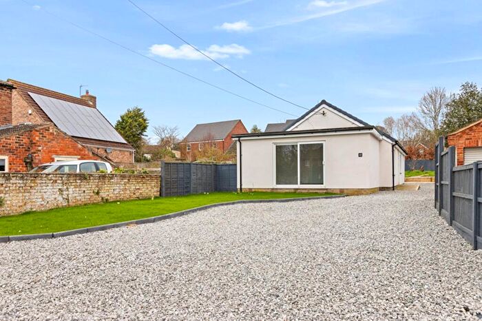 4 Bedroom Bungalow For Sale In Low Road, Worlaby, North Lincolnshire, DN20