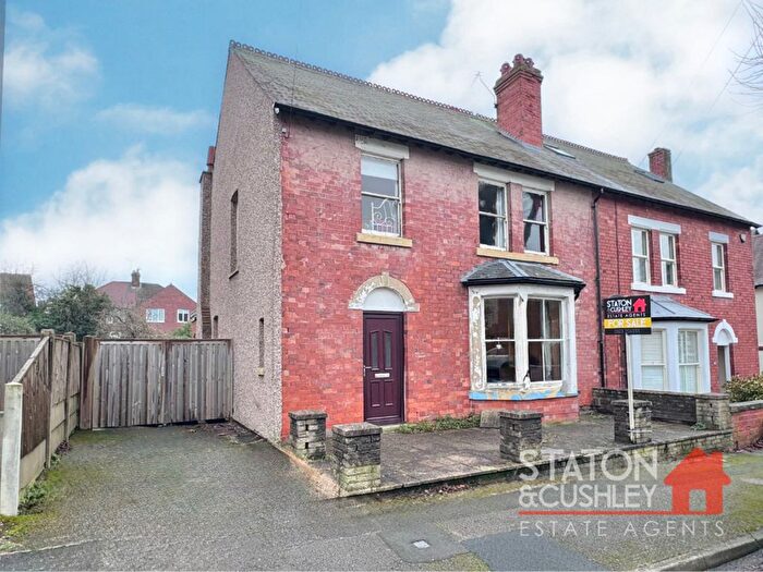 3 Bedroom Semi-Detached House For Sale In King Edward Avenue, Mansfield, NG18