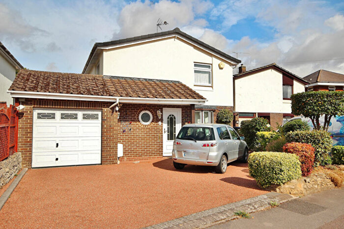 3 Bedroom Link Detached House For Sale In Moorland Road, Witney, OX28