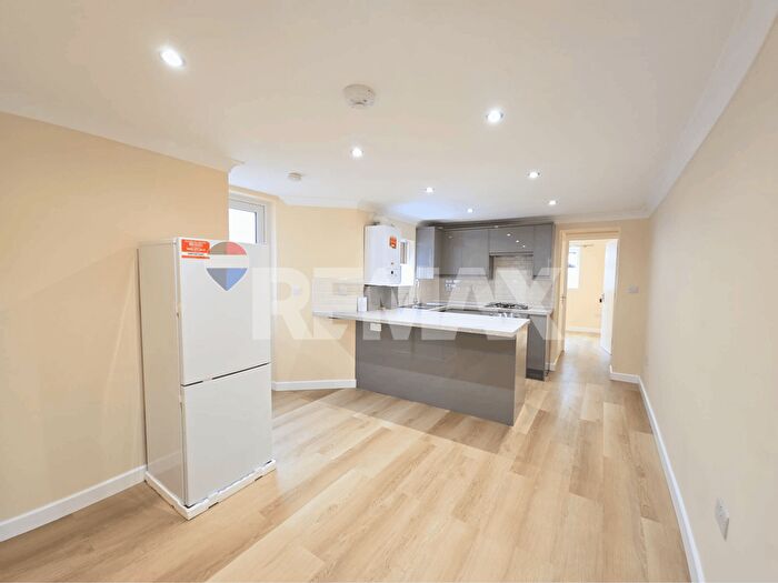 1 Bedroom Flat To Rent In Barking Road, London, E13