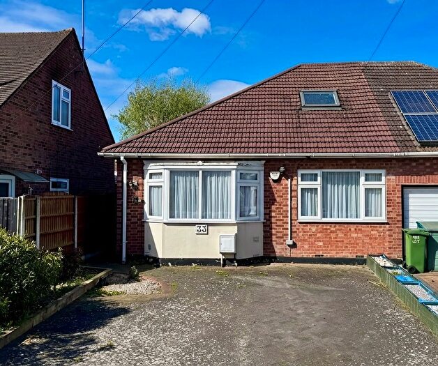 4 Bedroom Bungalow For Sale In King Georges Road, Pilgrims Hatch, CM15