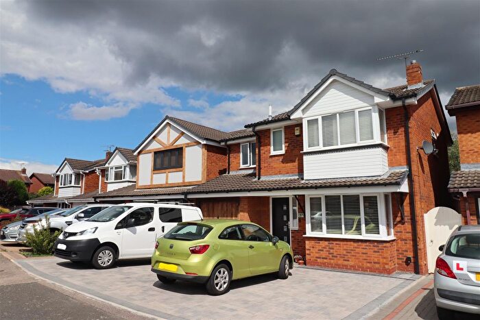 4 Bedroom Detached House To Rent In Stainforth Close, Crowhill, Nuneaton, CV11