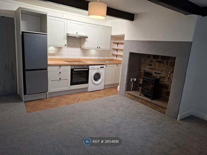 1 Bedroom Flat To Rent In Briggate, Silsden, Keighley, BD20