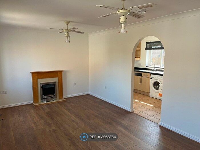 2 Bedroom Flat To Rent In Longchamp Drive, Ely, CB7