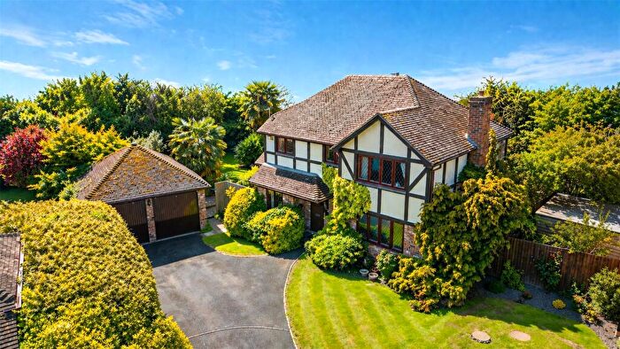 4 Bedroom Detached House For Sale In Grangely Close, Calcot, Reading, Berkshire, RG31