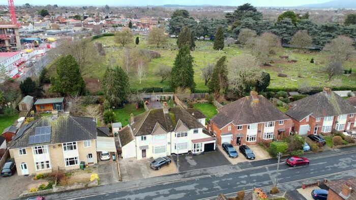 3 Bedroom Semi-Detached House To Rent In Ashley Road, Taunton, TA1