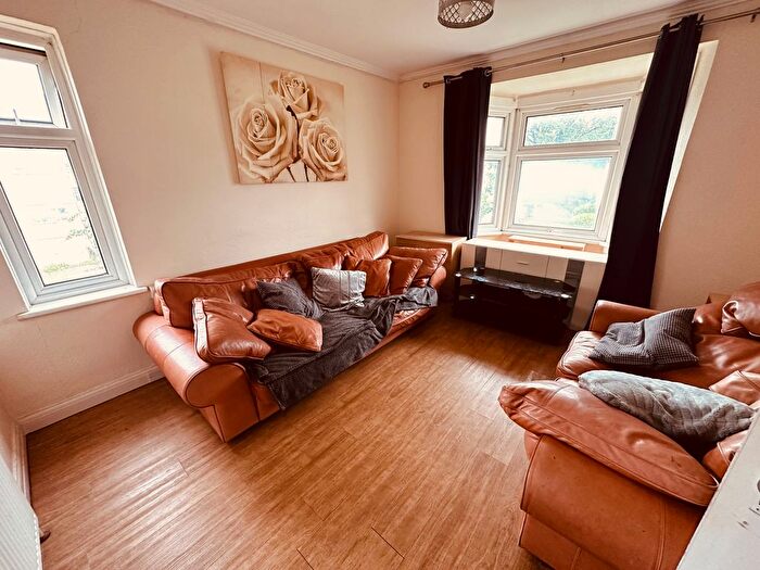 2 Bedroom Maisonette To Rent In Upper Park Road, Southgate, N11