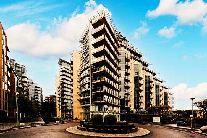 3 Bedroom Flat To Rent In Commodore House, Juniper Drive, Battersea, SW18