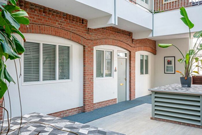 2 Bedroom Flat For Sale In Buckingham Court, York, YO1