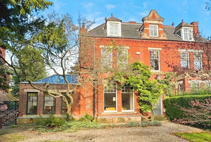 6 Bedroom Semi Detached House For Sale In Newland Park, Hull, HU5