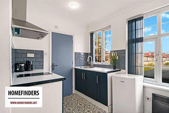 1 Bedroom Flat To Rent In Leabridge Road, London, E10